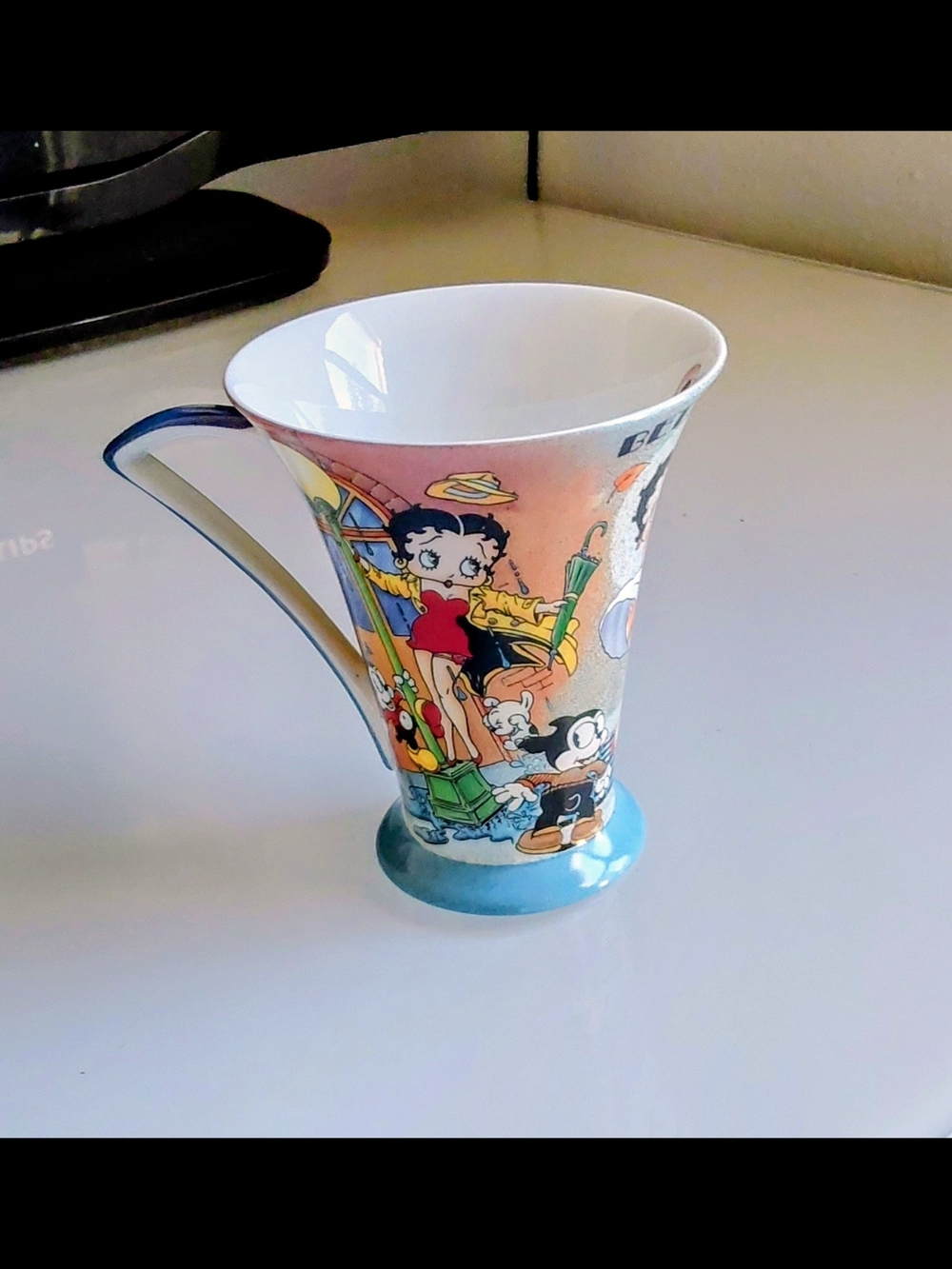 Betty Boop Blue Illustration Ceramic Coffee Mug - Decorative Cartoon Design